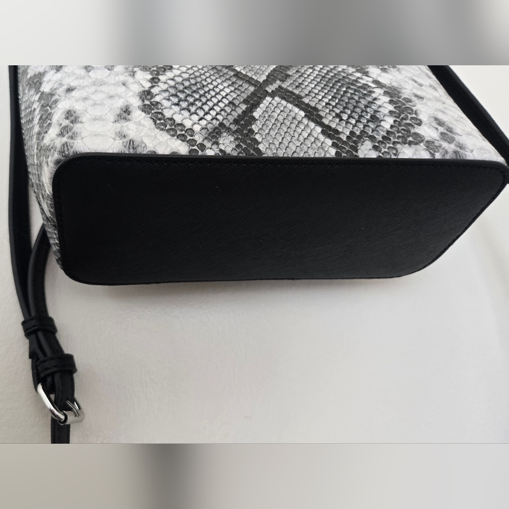 Calvin Klein Black and White Snake Print Women's Hand Shoulder Crossbody Bag NWT - Picture 5 of 8